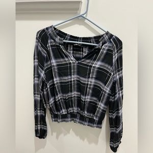 XS Kismet Purple and Black Crop-Top Blouse. NWOT.